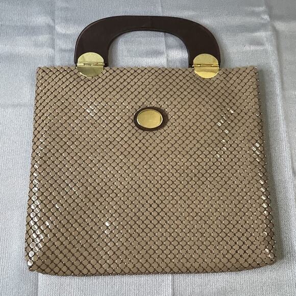 Vintage 1960s Tote Bag Cream Metal Mesh Brown Lucite Handles Gold Accents Snap - Picture 1 of 8